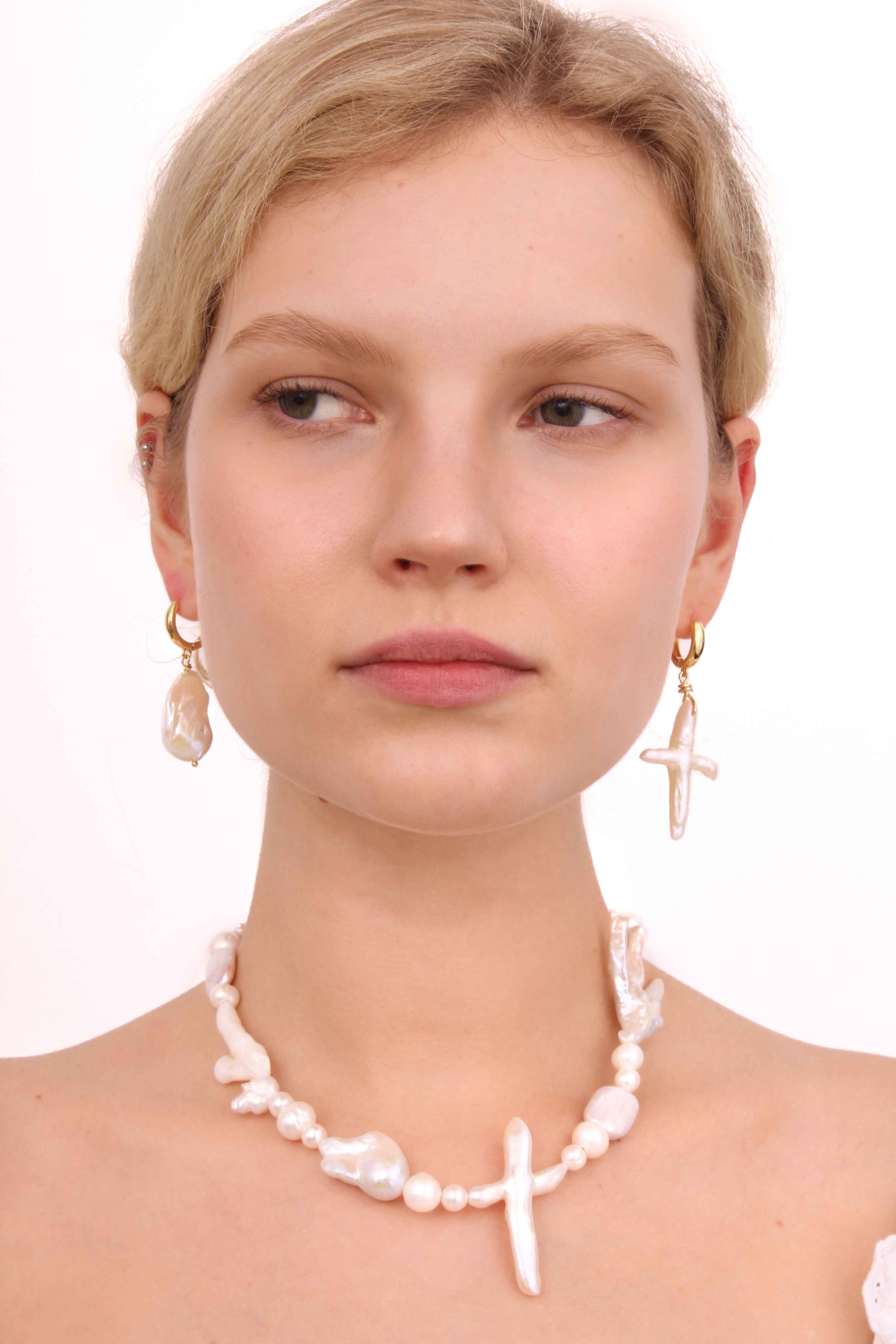 Irregular Pearls Gold Earrings.