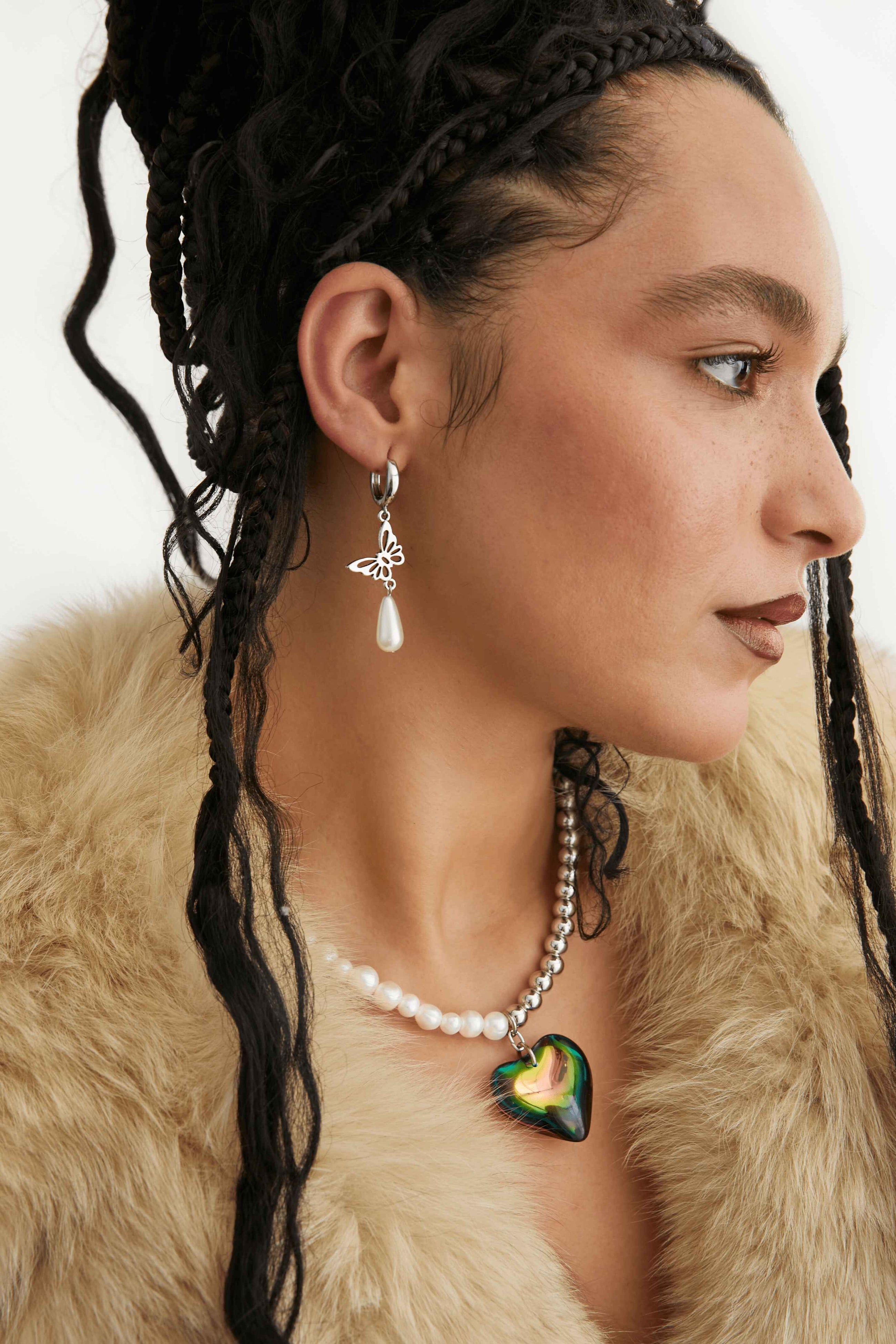 Diana - Pearl Earrings With Butterfly Charm 2.3″.