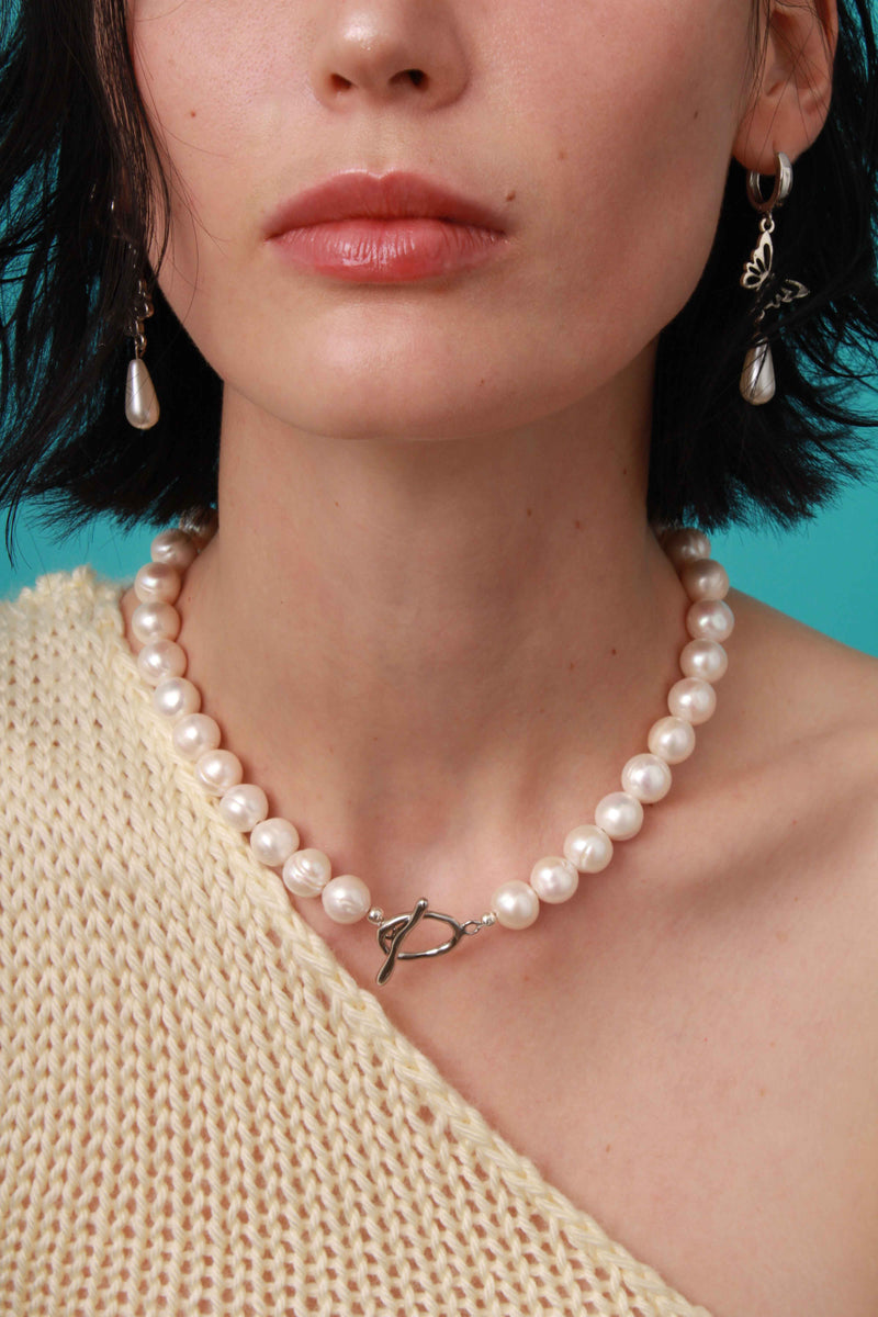 XL Pearls Necklace.