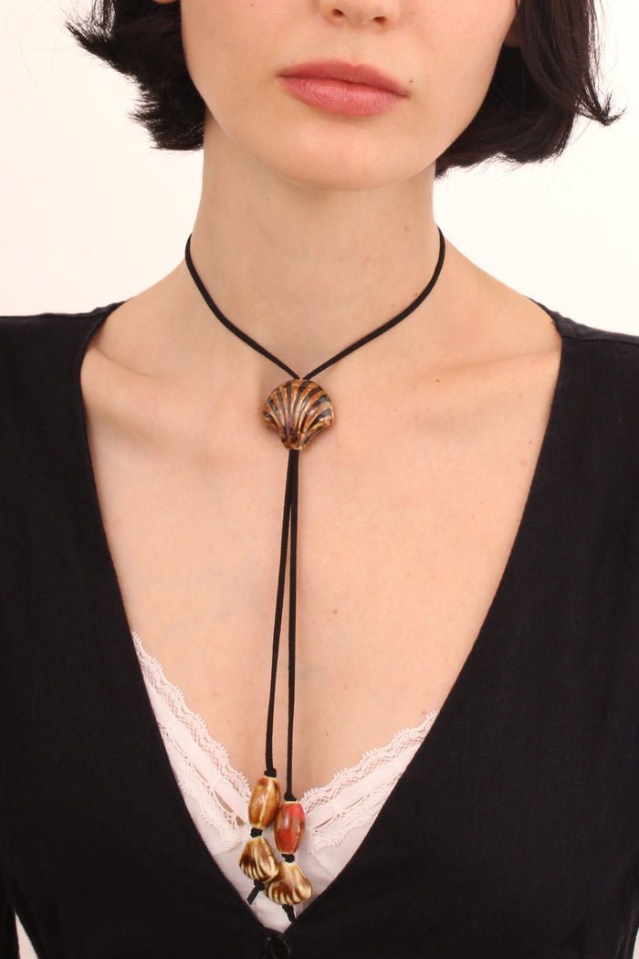 Seashell Tie Suede Necklace Black