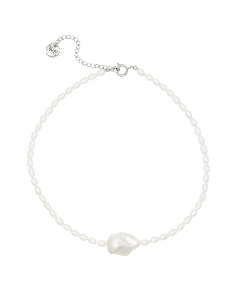 Julie - Baroque Pearl Choker